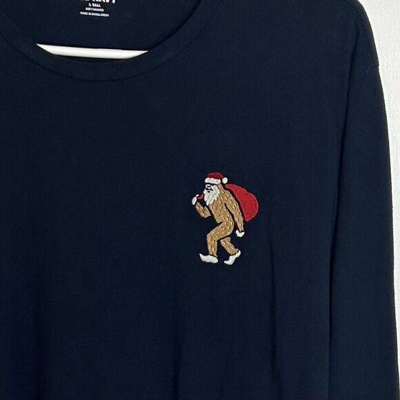 Old Navy Soft Washed Shirt Mens L Tall Blue Embroidered Big Foot Santa Hat - Picture 3 of 5